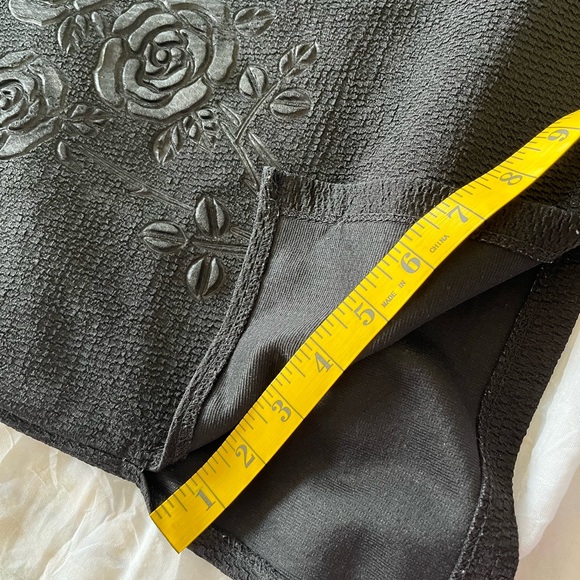 JPLA Woman’s Short Sleeve Black Blouse - Picture 7 of 9